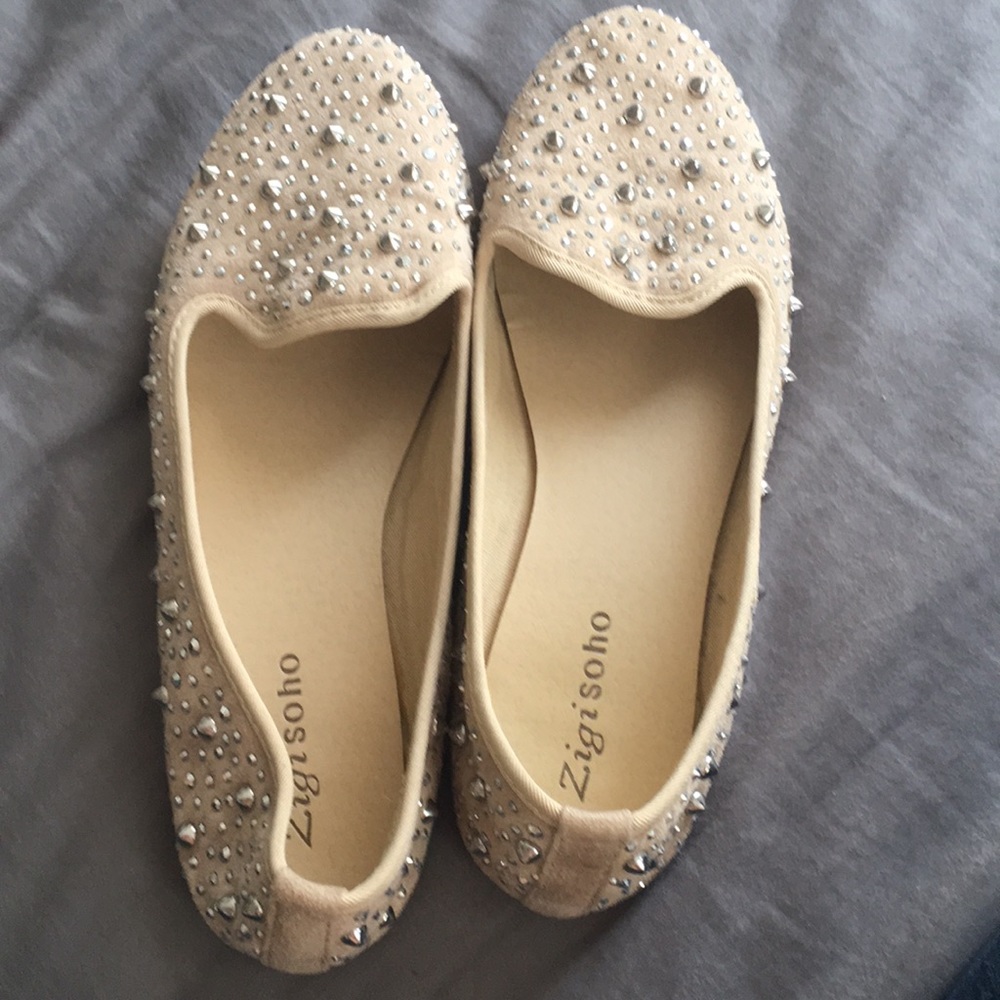Cream stud flats